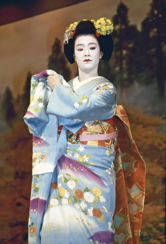 Geisha dance