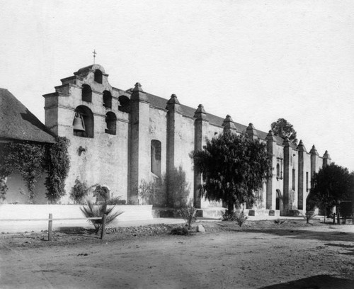 Mission San Gabriel Arcangel and "El Camino Real"