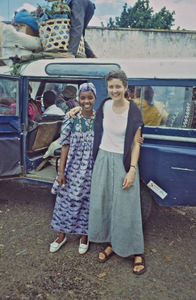 Børne- og ungdomssekretær i Danmission fra 2000, cand. theol. Karen-Lisbeth Gøricke (th) er på studiebesøg i Tanzania