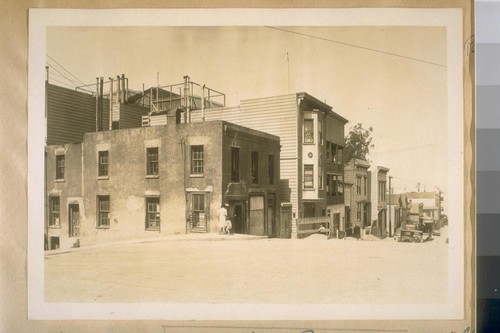 North on Montgomery from Union St. April 9/31. The brick building on the N.W. cor. Union & Montgomery St. is the old home of Harry Meiggs, the builder of Meiggs Wharf that ran North from Bay St. bet. Powell & Stockton Sts. Built about 1850