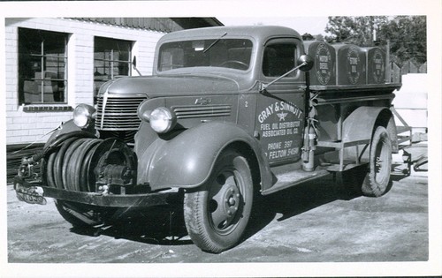 Gray & Sinnott Oil Truck, Asssociated Oil Company