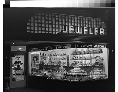 Leslie's Jewelry Store