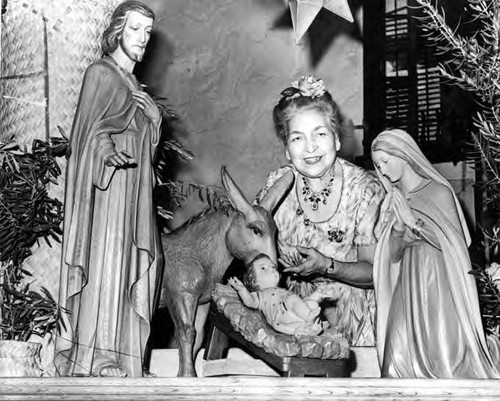 Nativity scene, Consuelo de Bonzo with infant Jesus and a donkey