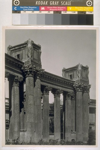 Palace of Fine Arts, San Francisco: [colannade]