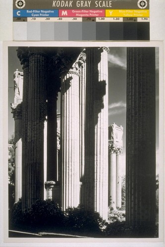 Palace of Fine Arts, San Francisco: [colannade]