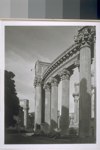 Palace of Fine Arts, San Francisco: [colannade]