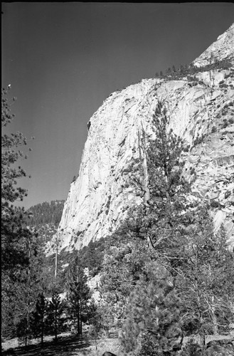 South Fork Kings River Canyon, Canyon scenics near Road's End. Misc. Domes - North Dome