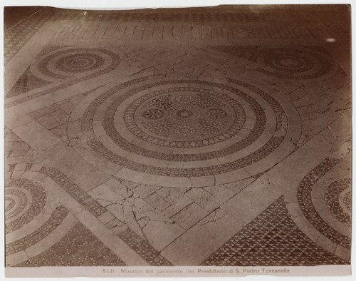 8321 Mosaico del pavimento del Presbiterio di S. Pietro Toscanella