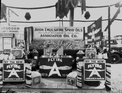 Gravenstein Apple Show display the "Avon Emulsifine Spray Oils from Associated Oil Co.,", about 1930s