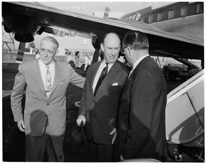 Adlai Stevenson arrival at airport, 1956