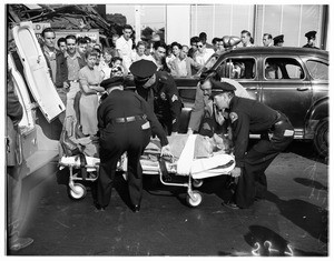 Burglar shot at 15th and Los Angeles, 1951