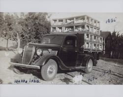 Kawaoka farm pickup truck loaded with chickens, Skillman Lane, Petaluma, California, 1935