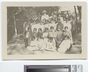 Group of school girls, Pune, ca.1888-1922