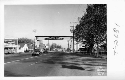 U.S. Hwy. 99 entering Merced