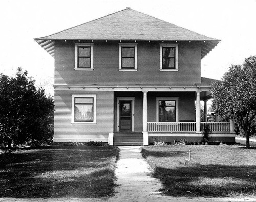 Frank Logan home at Sixth and D Streets in Tustin