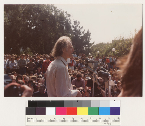 Mario Savio speaking at the Free Speech Movement 20th anniversary rally in Sproul Plaza