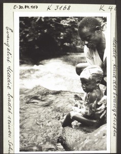 Evangelist Nadie badet seinen Sohn