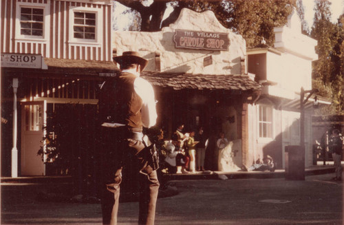 Marshall Clyde and outlaw performing hourly gunfight at Frontier Village