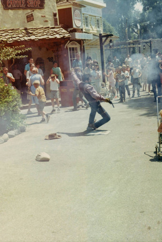 Outlaw performing hourly gunfight at Frontier Village