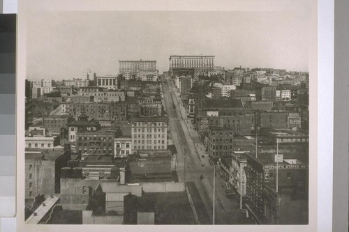 Up California St. from Merchant's Exchange Building, 1915. Fairmont Hotel, top of hill, right; Stanford Court Apartments, left; Metropolitan Life Insurance Co. (Romanesque Building), left of apartments