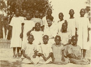 The PEMS missionary Rachel Dogimont with her pupils
