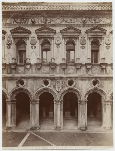 Pe. Ia. No.12591b. Venezia - Palazzo Ducale. Dettaglio di una delle facciate nel gran cortile