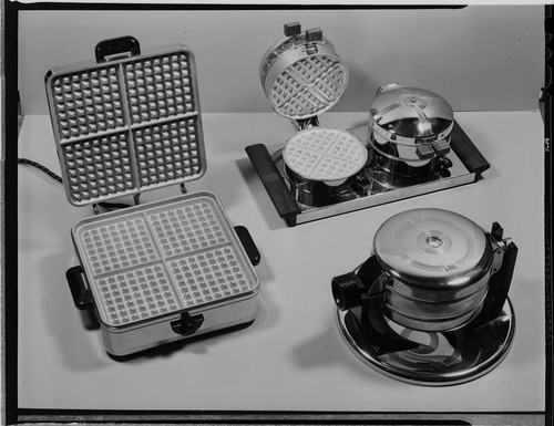 Waffle Irons for November (1940) Electrical Times