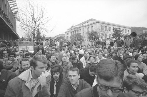 Crowd in upper Sproul Plaza