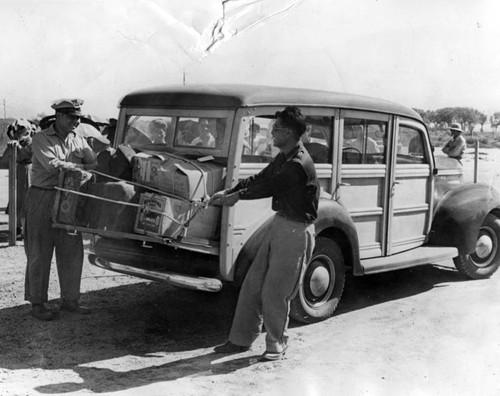 Japanese Americans Leave Manzanar