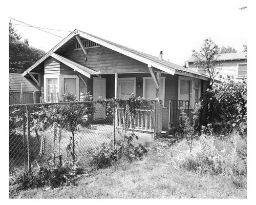 Residence at 1954 High Place facing south, Santa Monica, Calif., July 2009