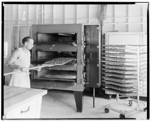H1.2 - Heavy Duty Cooking - Electric oven at San Gabriel Dam