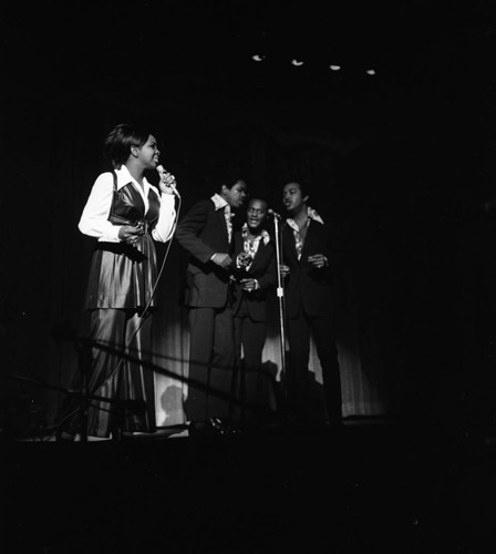 Gladys Knight and the Pips performing, Los Angeles, 1971