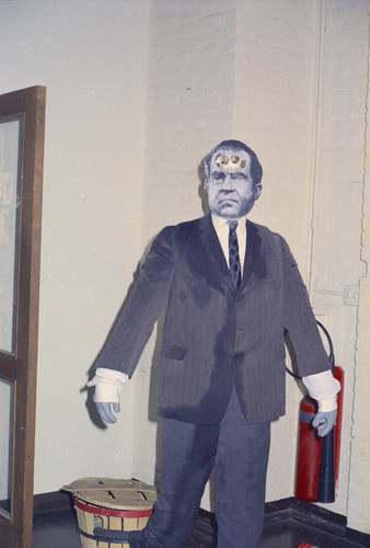 Effigy of Nixon at University Art Museum