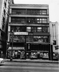 5-story retail building at 512 S. Broadway, Los Angeles, 1952