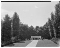 W. R. Dunsmore residence, view towards lawn and exedra, Los Angeles, 1930