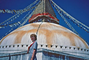 Berit Daugaard Hansen in front of the Boudhanath Stupa in Kathmandu, Nepal, December 1984. (Ber