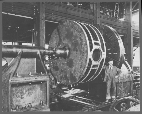 Main bearing of the 100-inch telescope at the Fore River Shipyard, Quincy, Mass
