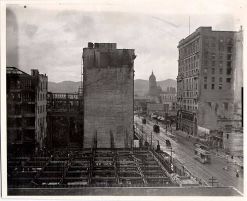 [Market Street under reconstruction after the earthquake and fire of 1906]