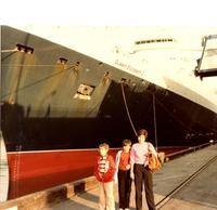 A visit to the QE2 in San Pedro