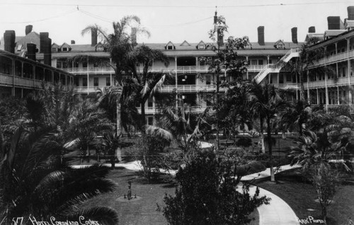 Hotel del Coronado courtyard, close-up view