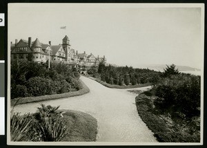View of the Hotel Redondo looking south towards Palos Verdes, ca.1903
