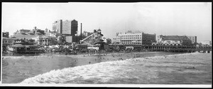 Panoramic view of the Long Beach pier, Los Angeles, 1925