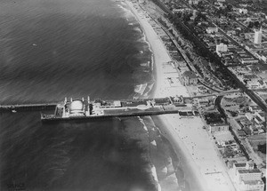 Aerial view of Santa Monica Pier, 1933