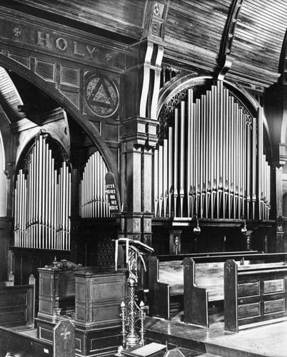 All Saints' Episcopal Church, chancel and organ