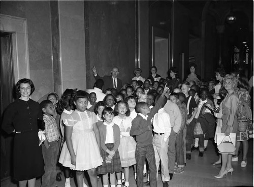 Hahn at City Hall with children, Los Angeles, ca. 1962