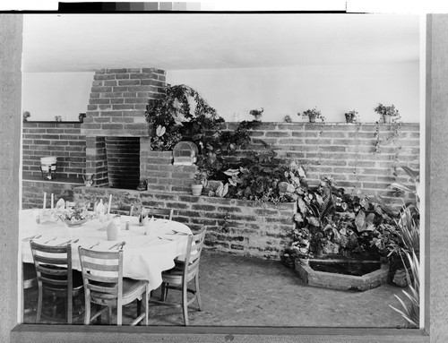 The Garden Room, Orchard Inn, Corning, Calif