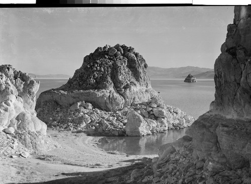 Pyramid Lake, Nev