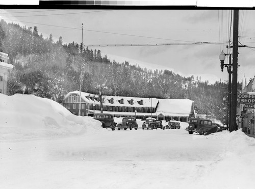 Hotel Quincy, Calif. (Winter)