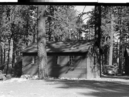 Cabins at Manzanita Lake Lodge