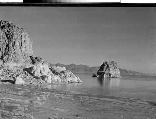 Pyramid Lake, Nev